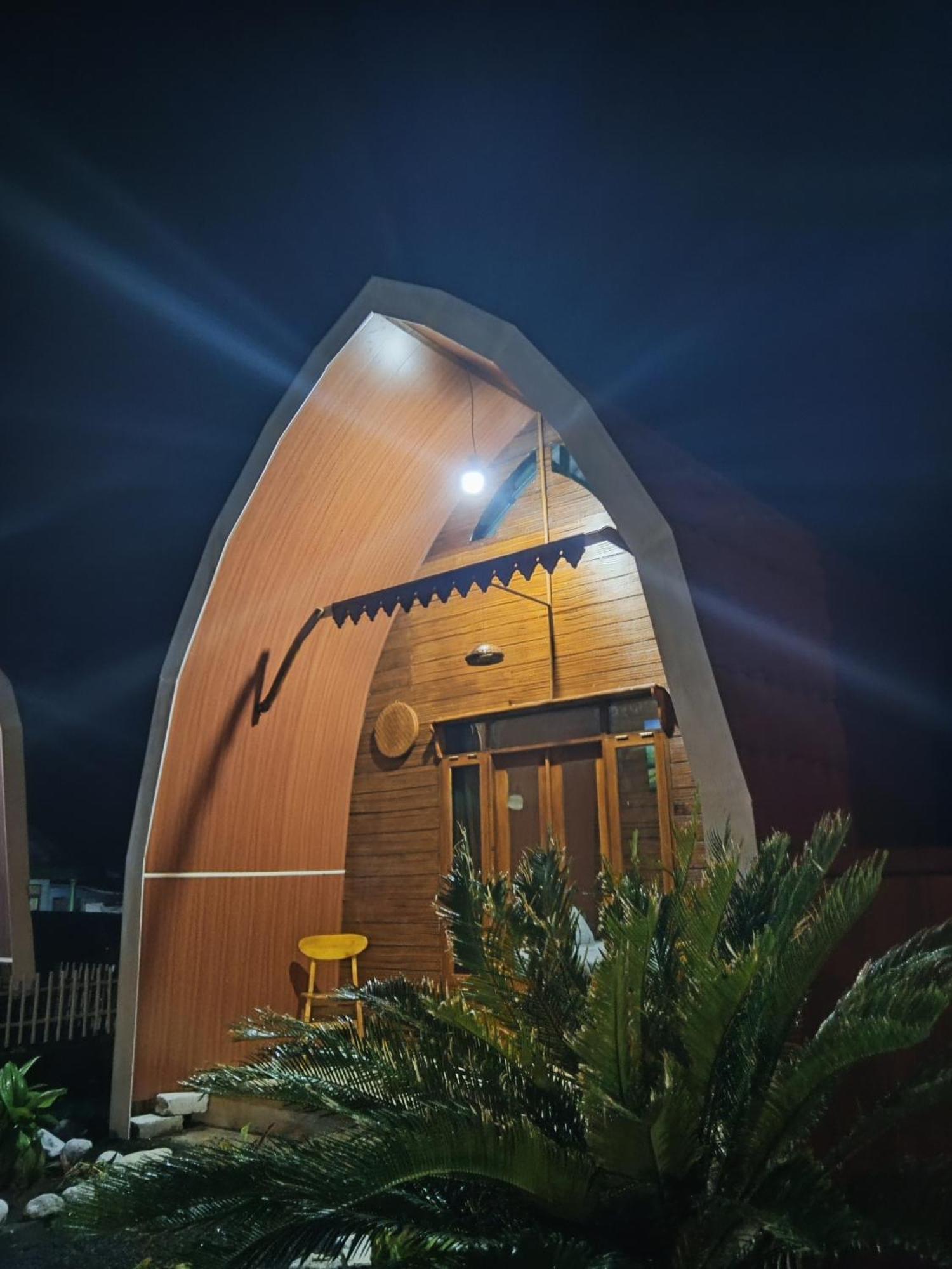 Indah Damai Cottages Sidomukti Værelse billede